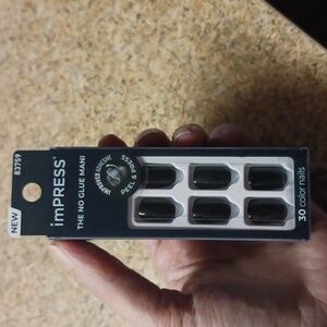 Press-On Nails. Kiss Brand. Black. Box #16.
